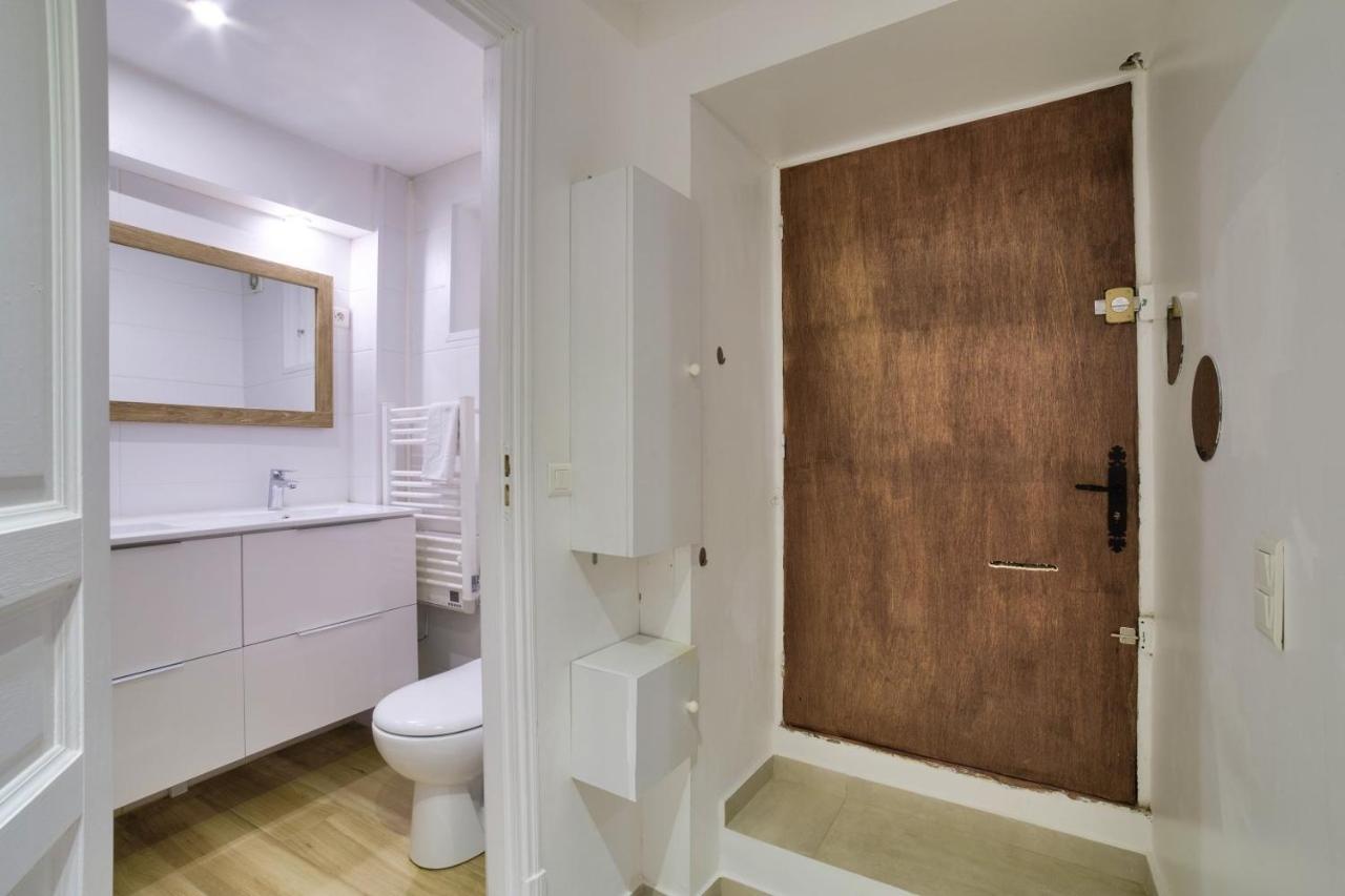 Superb Flat Near The Beach In 昂蒂布 外观 照片