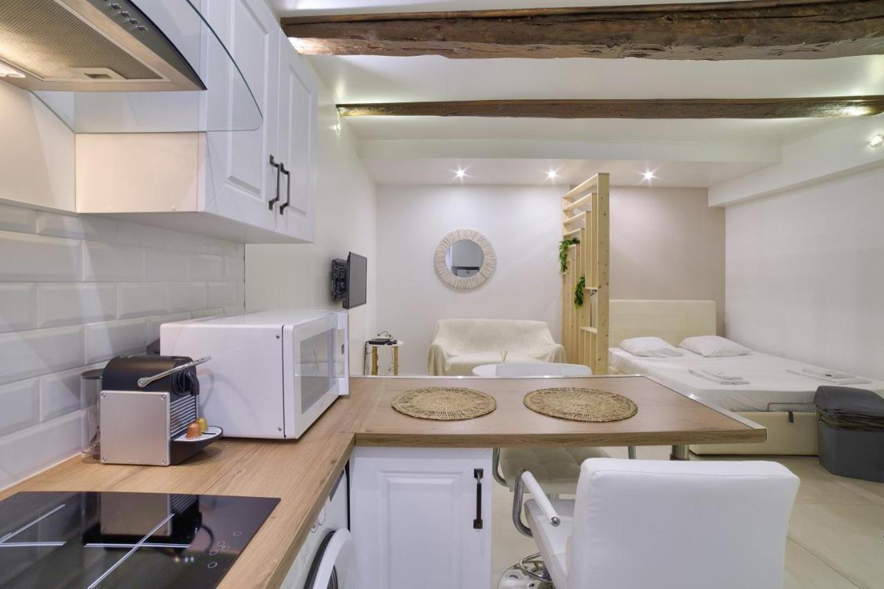 Superb Flat Near The Beach In 昂蒂布 外观 照片